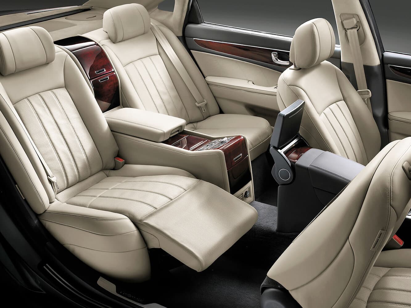 Hyundai Equus II Седан, фото 9