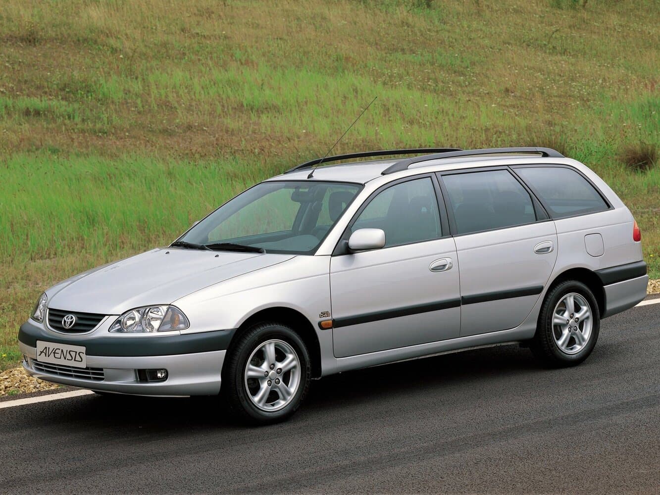 Toyota Avensis I Рестайлинг Универсал 5 дв.