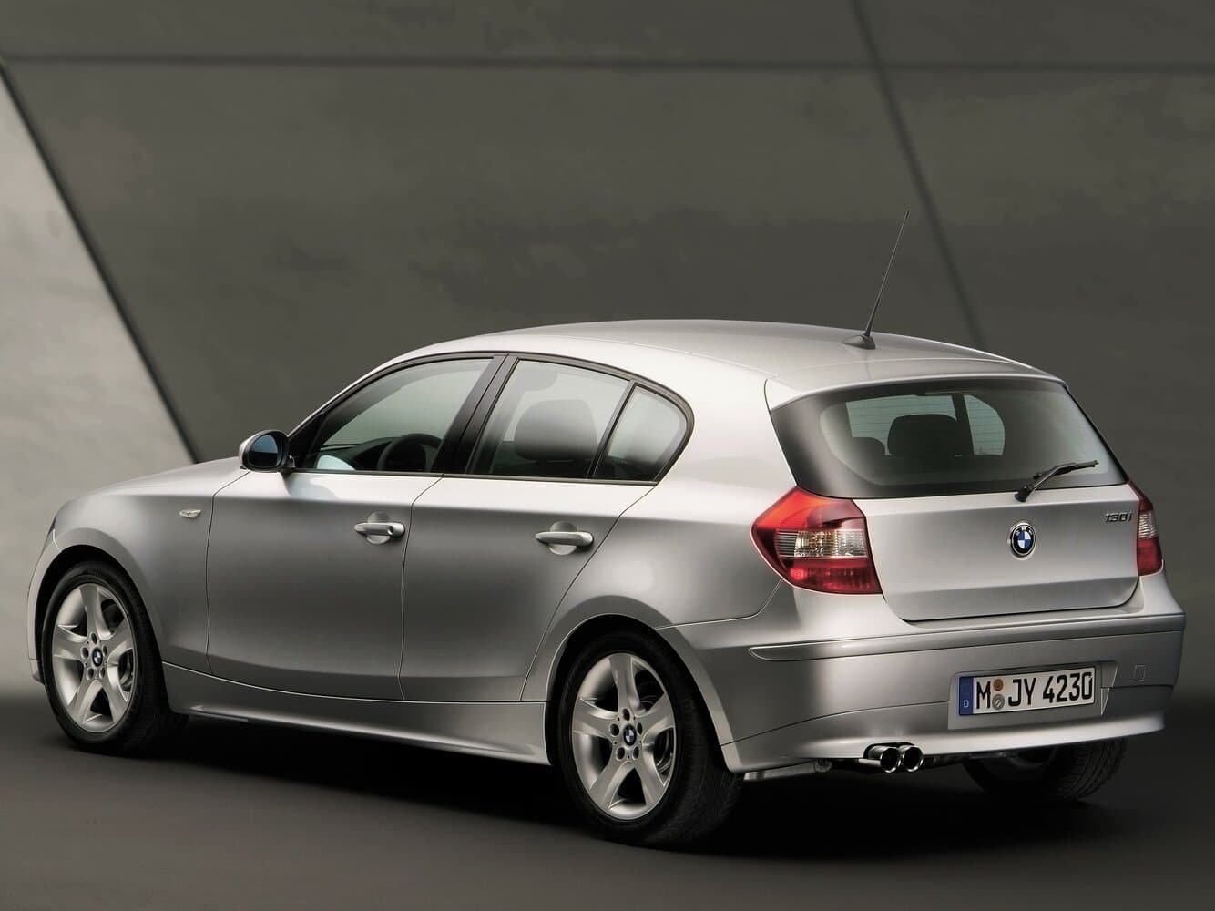 BMW 1 series I (E81/E82/E87/E88) Хэтчбек 5 дв., фото 5