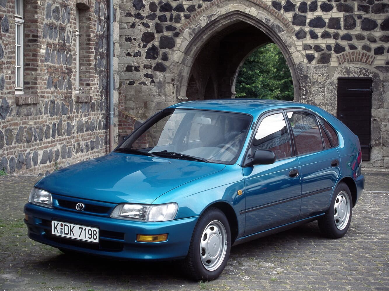 Toyota Corolla VII (E100) Хэтчбек 5 дв.