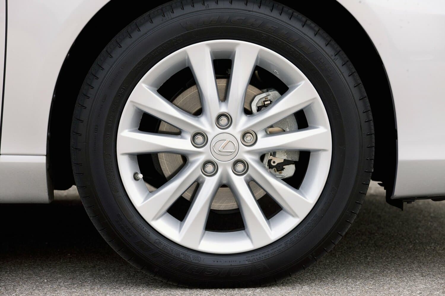 Lexus ES V Рестайлинг Седан, фото 11
