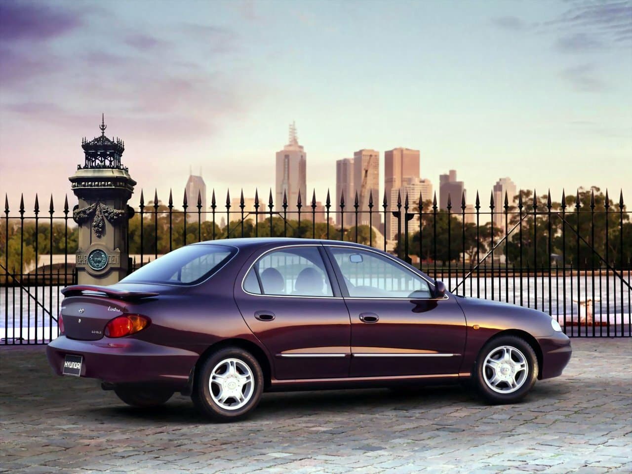 Hyundai Elantra II (J2, J3) Седан, фото 2