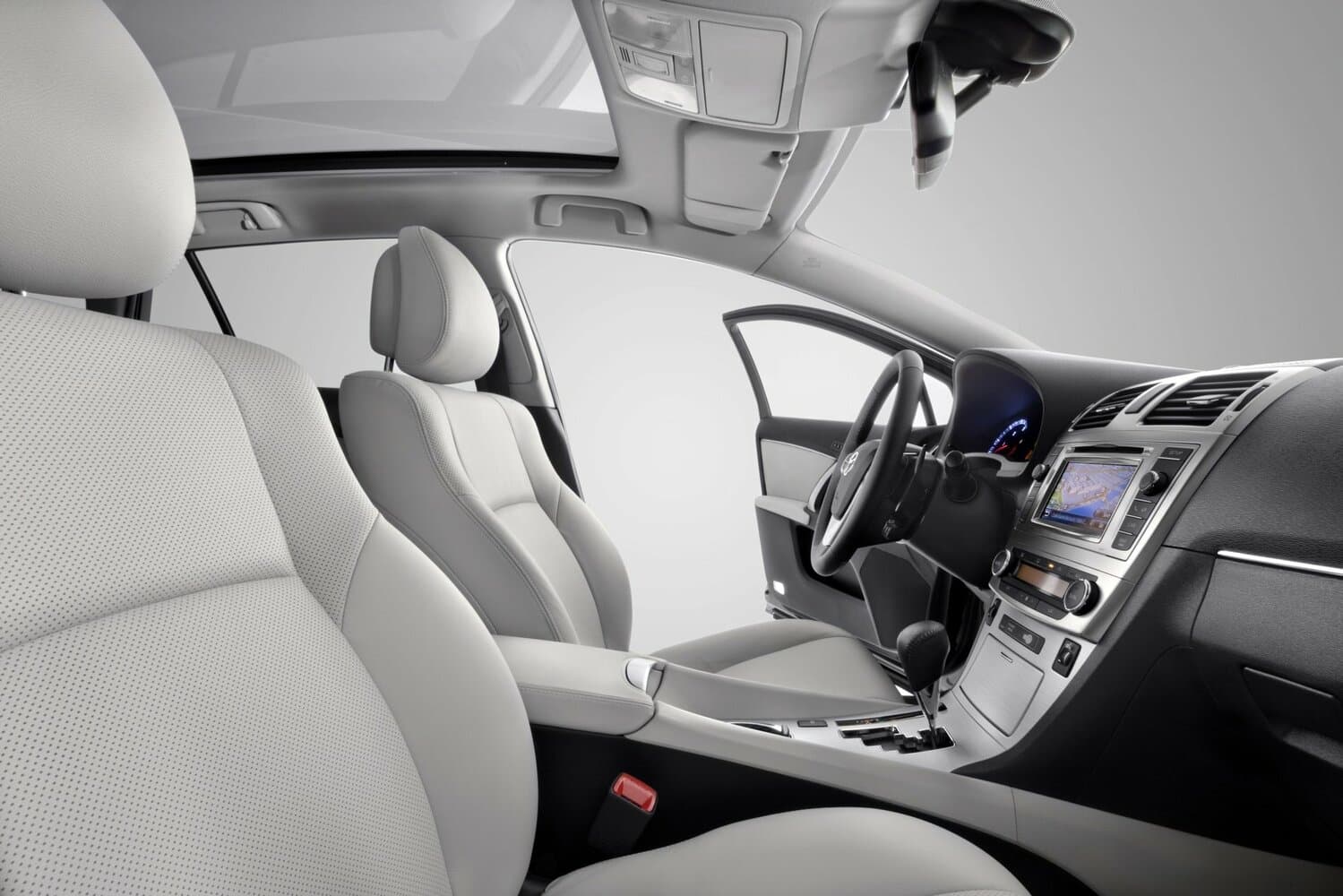 Toyota Avensis III Рестайлинг Седан, фото 6