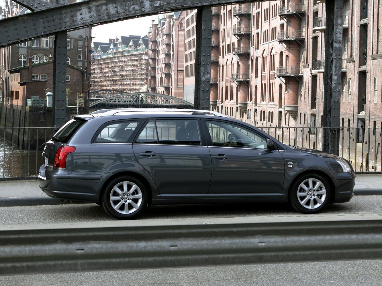 Toyota Avensis II Универсал 5 дв., фото 2