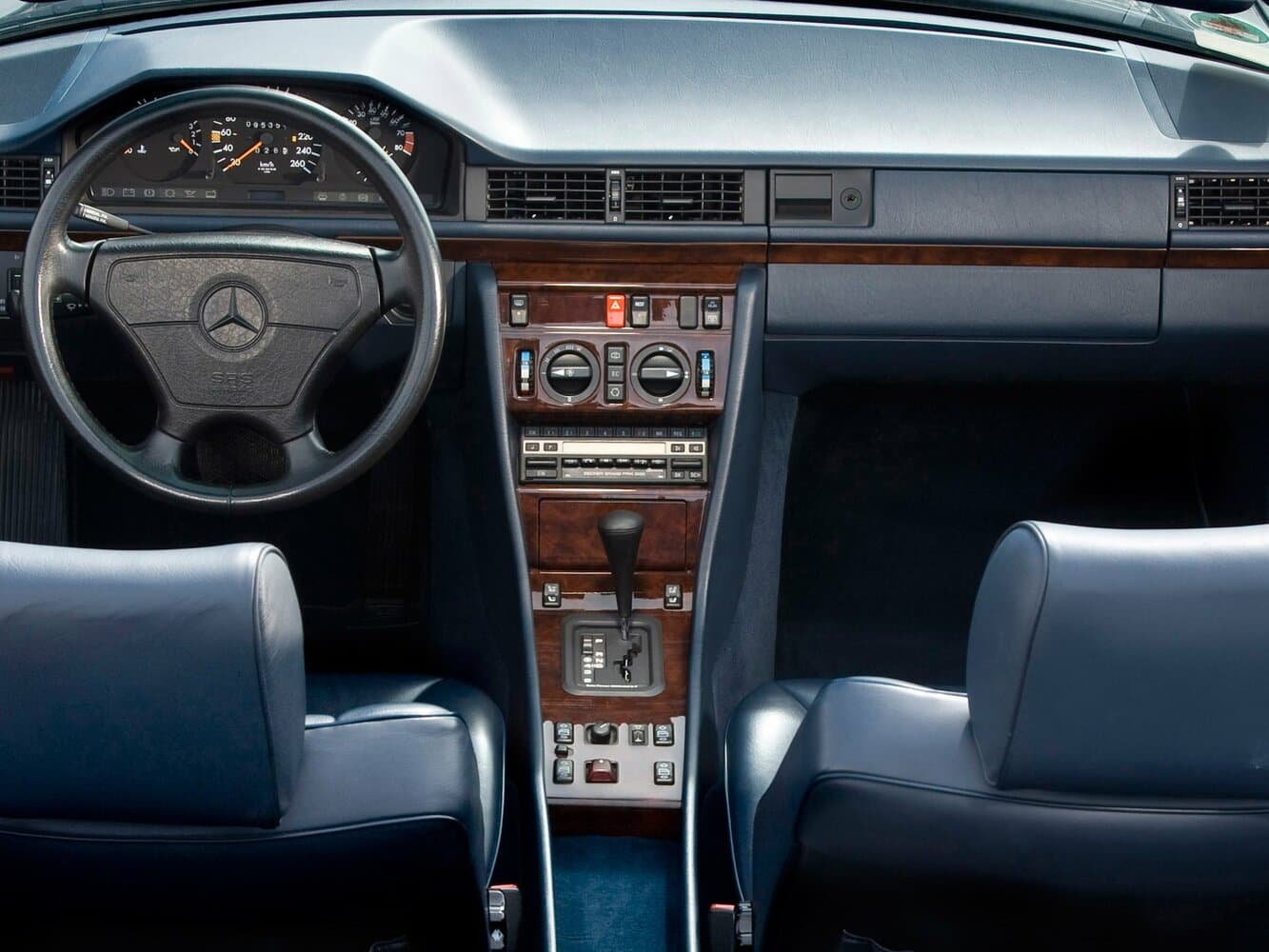 Mercedes-Benz E-Class I (W124) Кабриолет, фото 3