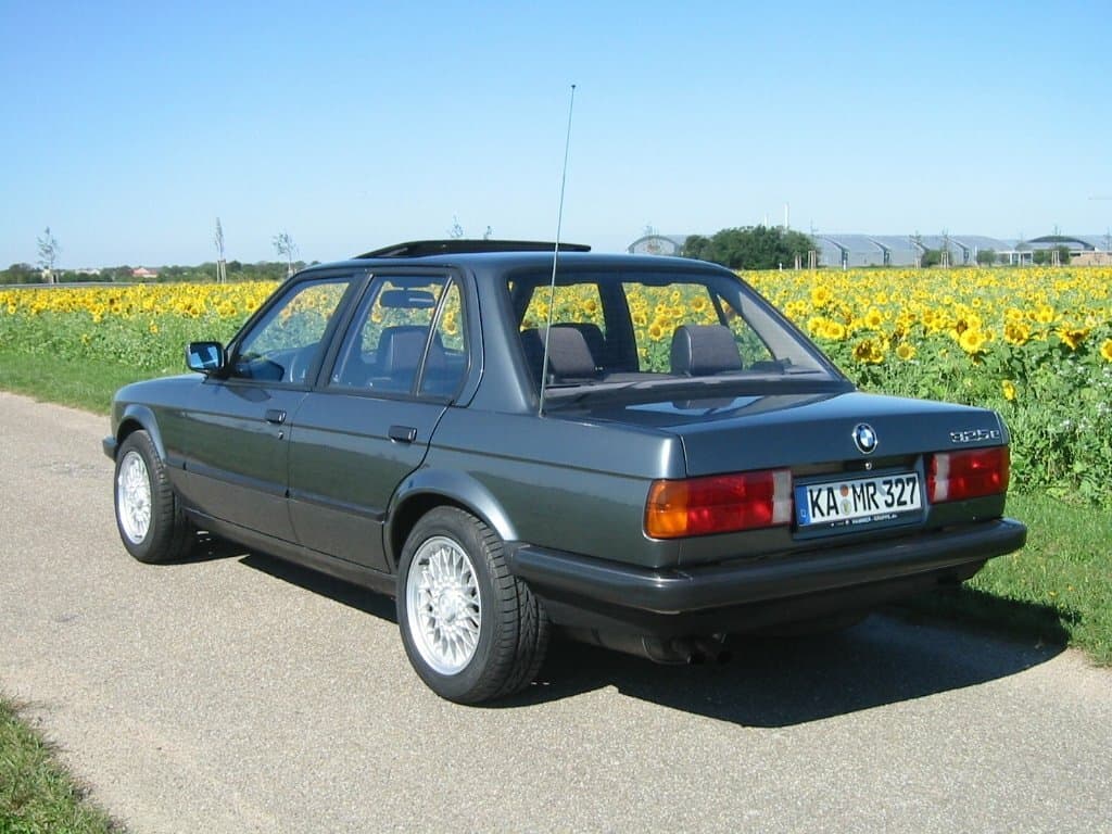 BMW 3 series II (E30) Седан, фото 2