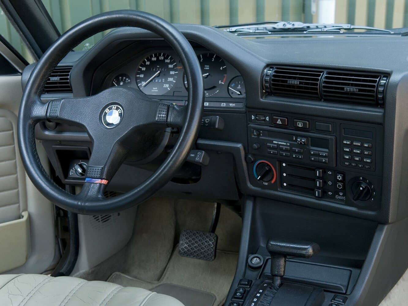 BMW 3 series II (E30) Седан, фото 3