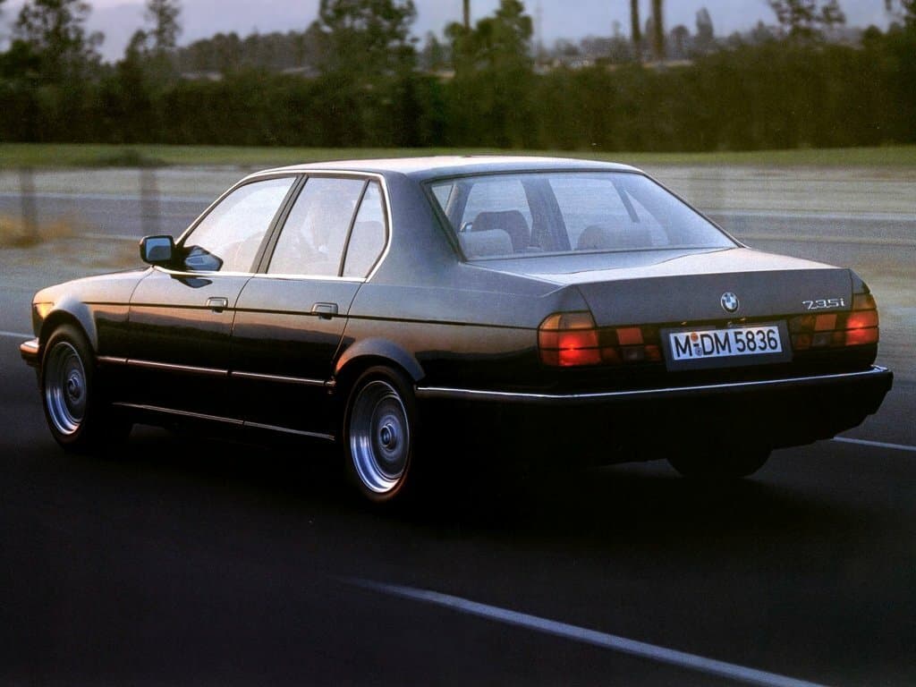 BMW 7 series II (E32) Седан, фото 2