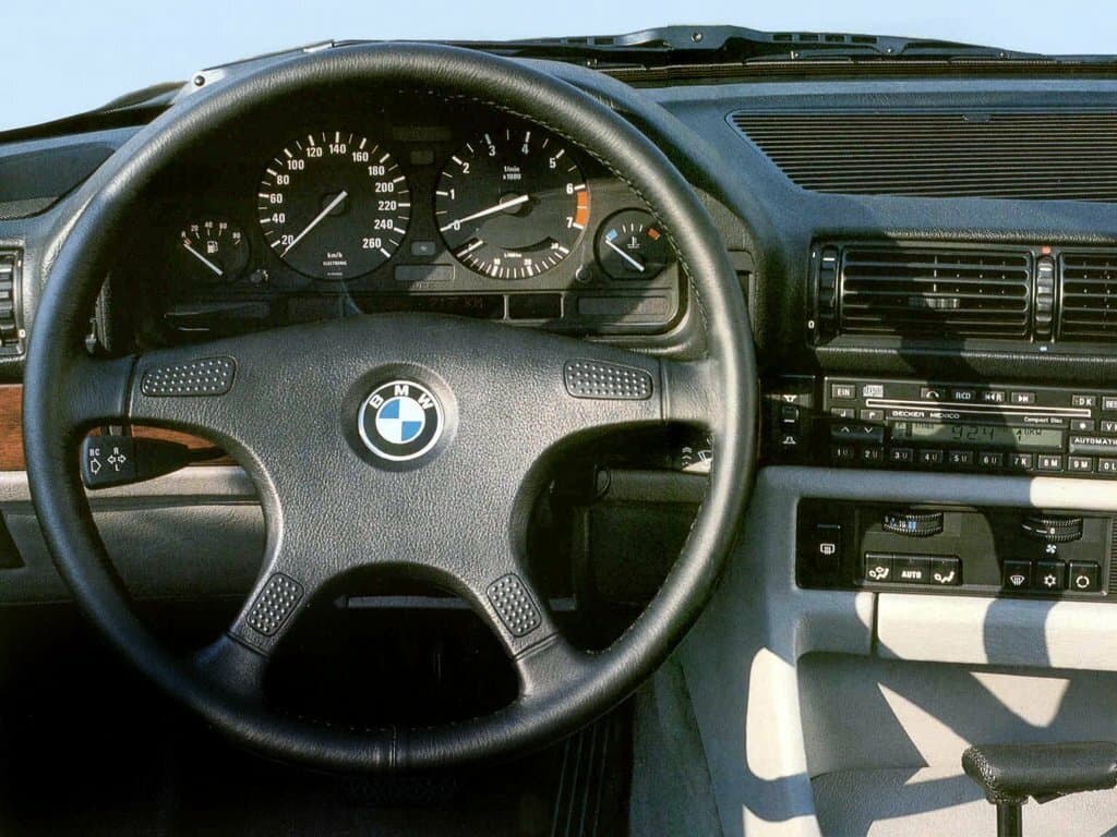 BMW 7 series II (E32) Седан, фото 3