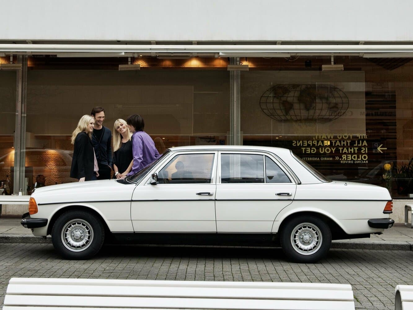 Mercedes-Benz W123  Седан, фото 2