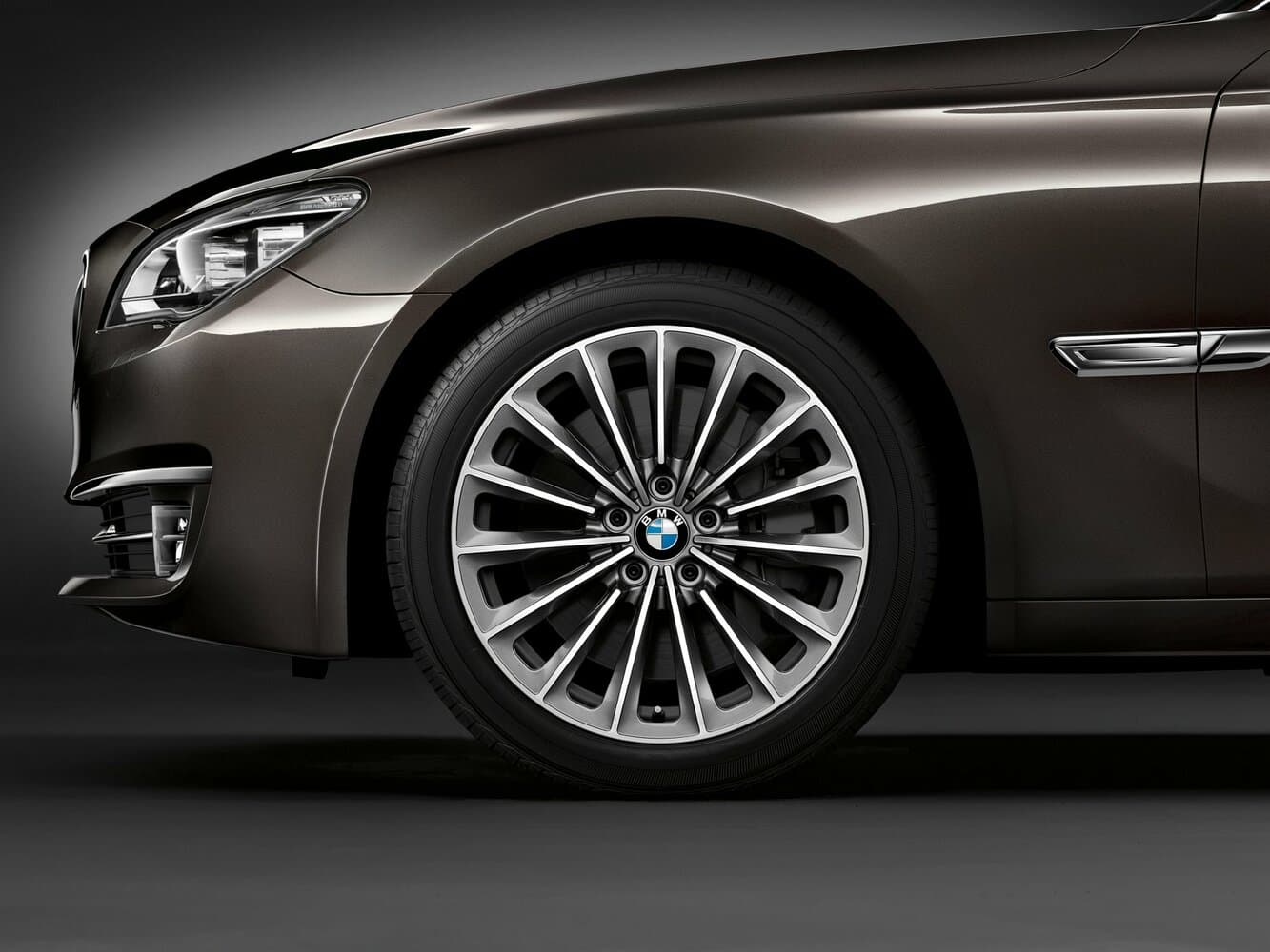 BMW 7 series V (F01/F02/F04) Рестайлинг Седан Long, фото 18