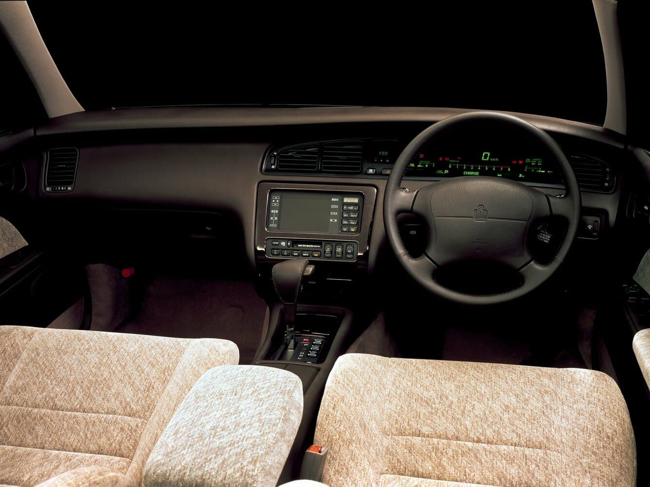 Toyota Crown IX (S140) Седан, фото 3