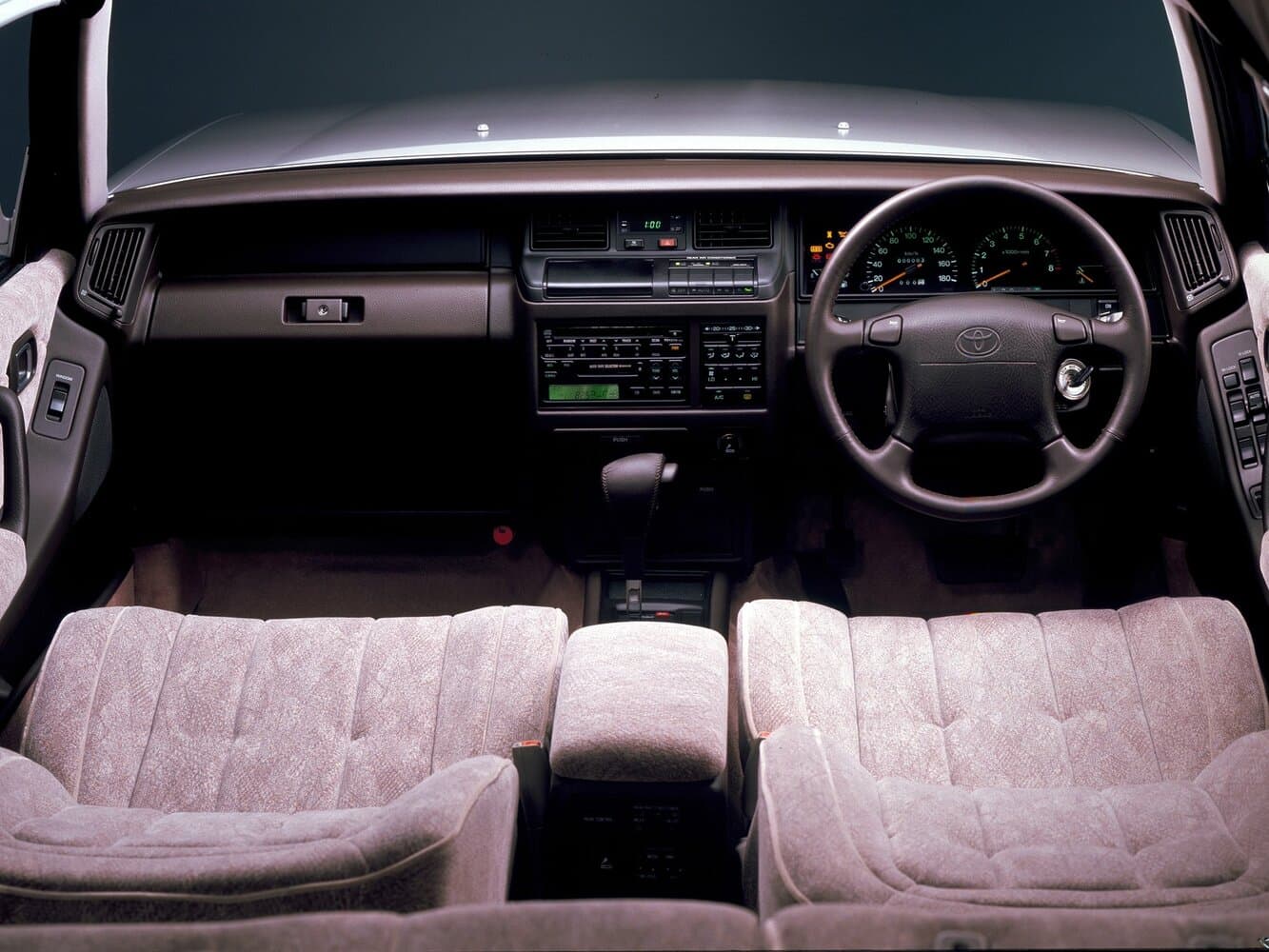 Toyota Crown X (S150) Универсал 5 дв., фото 3