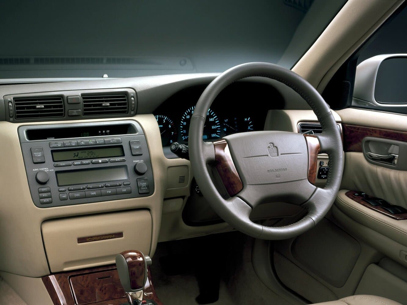 Toyota Crown XI (S170) Седан, фото 3