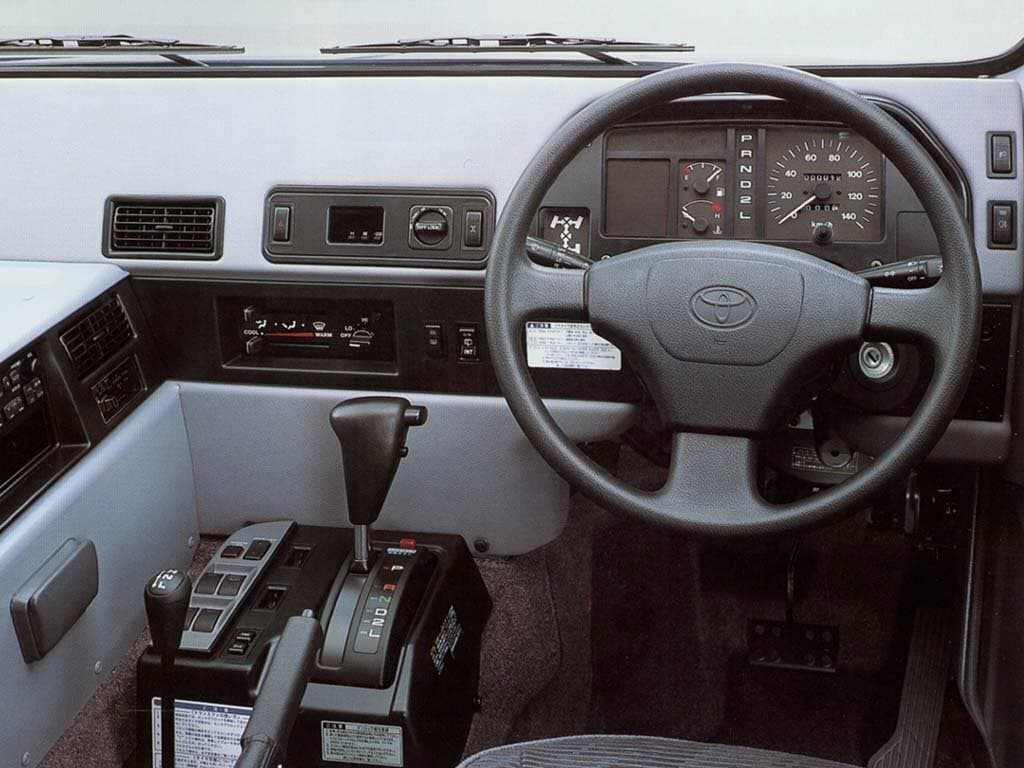 Toyota Mega Cruiser  Внедорожник 5 дв., фото 2