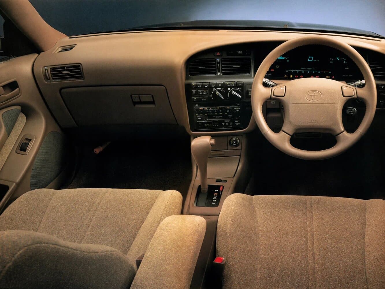 Toyota Vista III (V30) Седан-хардтоп, фото 3