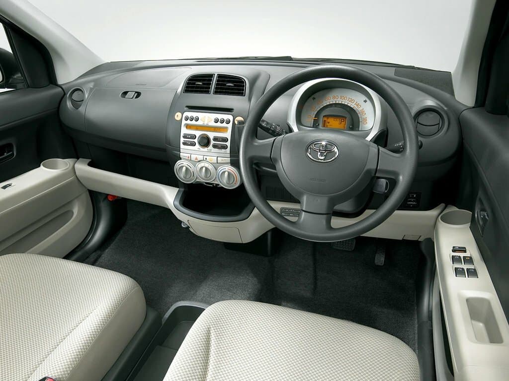 Toyota Passo I (C10) Хэтчбек 5 дв., фото 4