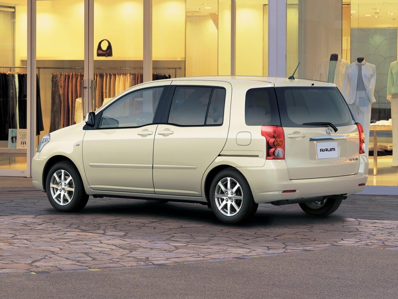Toyota Raum II Компактвэн, фото 2