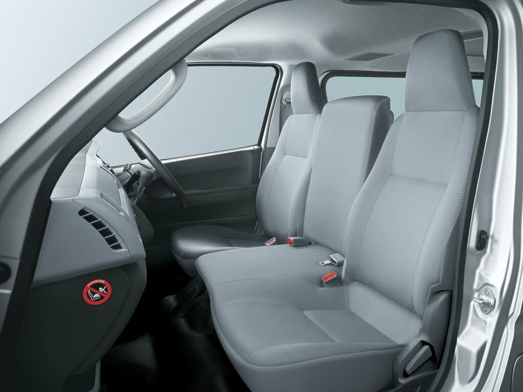 Toyota HiAce H200 Минивэн, фото 6