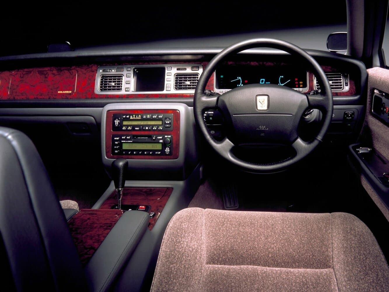 Toyota Century II (G50) Седан, фото 5