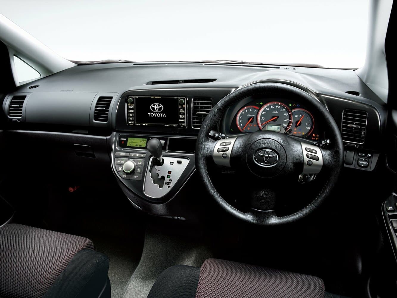 Toyota Wish I Рестайлинг Компактвэн, фото 4