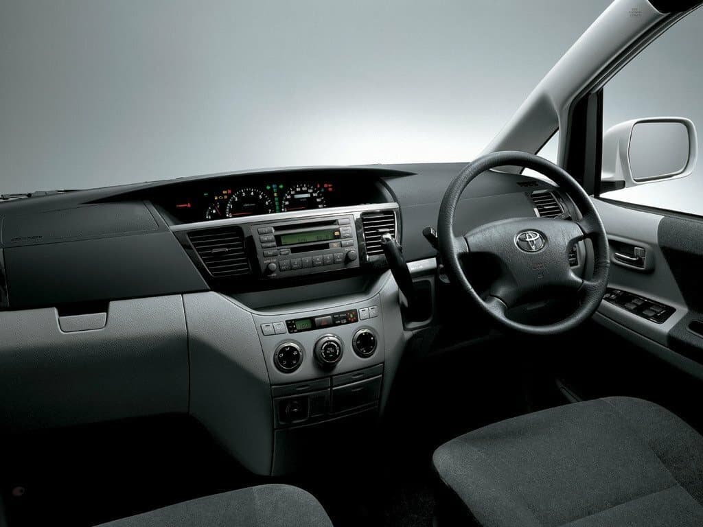 Toyota Voxy I (R60) Компактвэн, фото 4