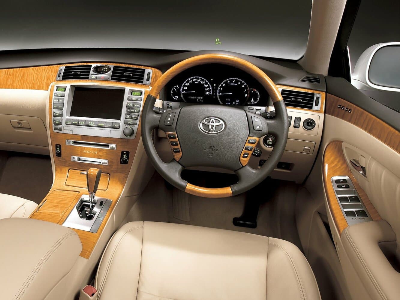 Toyota Crown Majesta IV (S180) Седан, фото 3