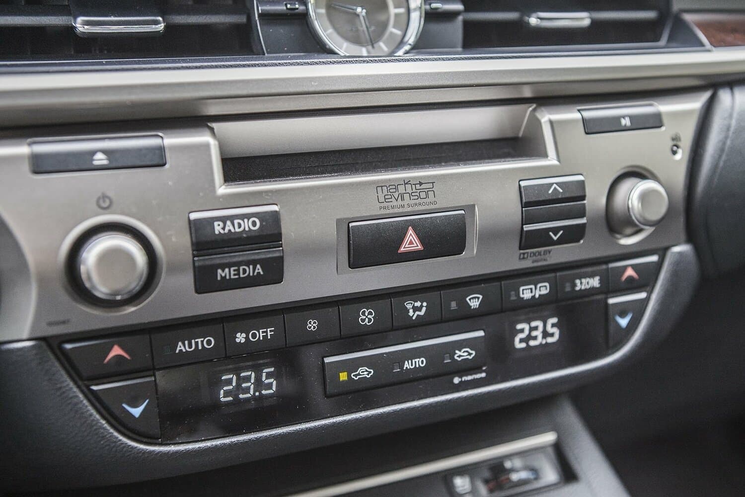Lexus ES VI Седан, фото 24