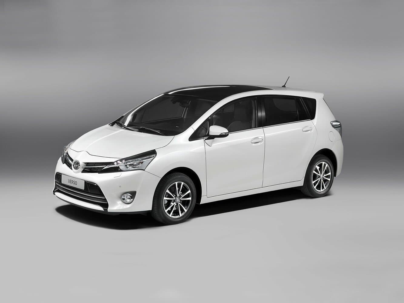 Toyota Verso I Рестайлинг