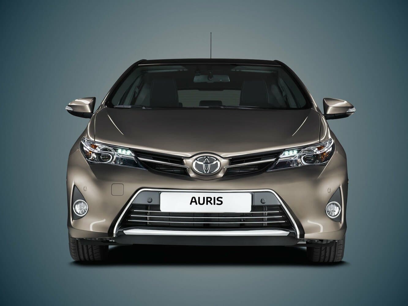 Toyota Auris II Хэтчбек 5 дв., фото 3