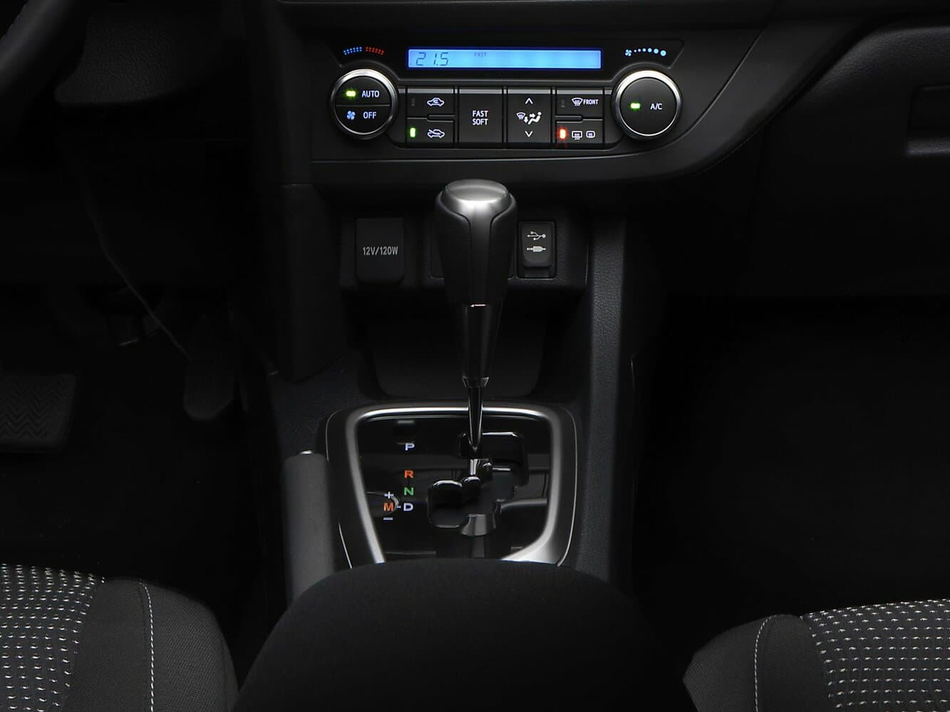 Toyota Auris II Хэтчбек 5 дв., фото 10