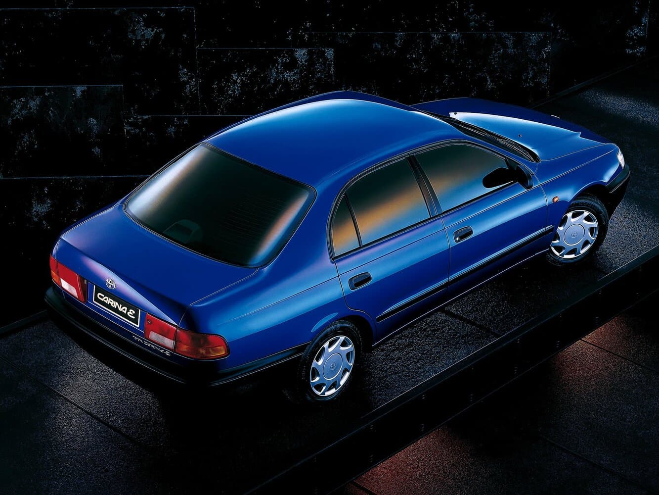 Toyota Carina E  Седан, фото 2