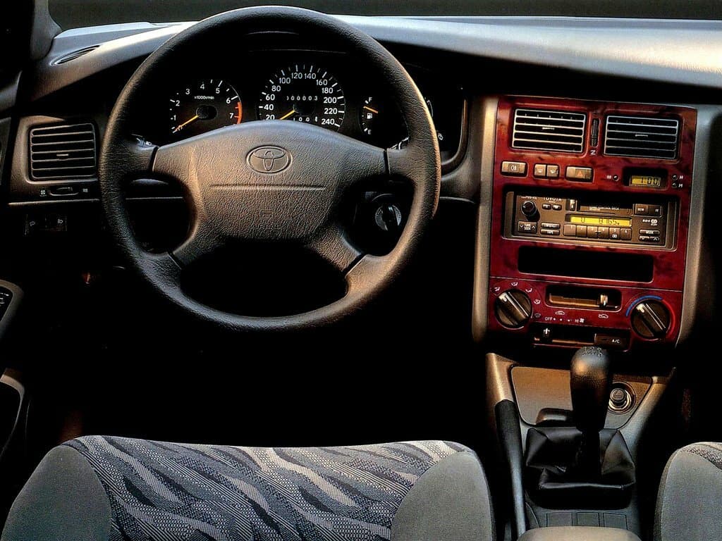 Toyota Carina E Универсал 5 дв., фото 3