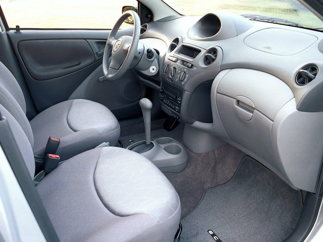 Toyota Echo  Седан, фото 5