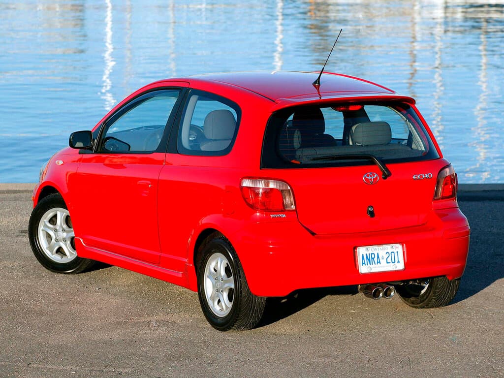 Toyota Echo  Хэтчбек 3 дв., фото 3