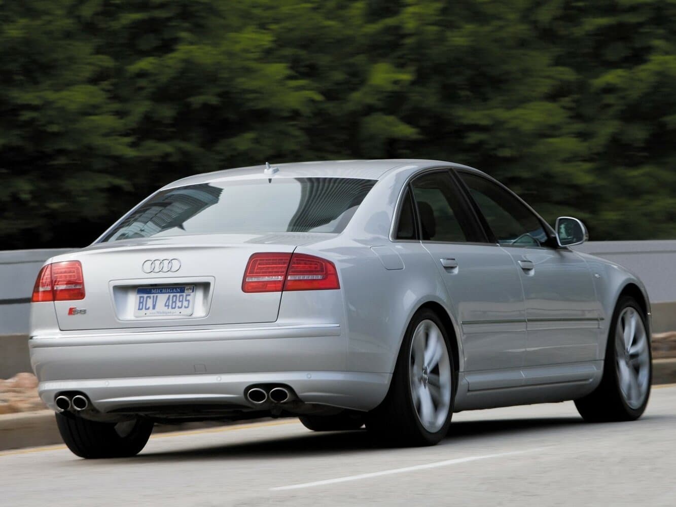 Audi S8