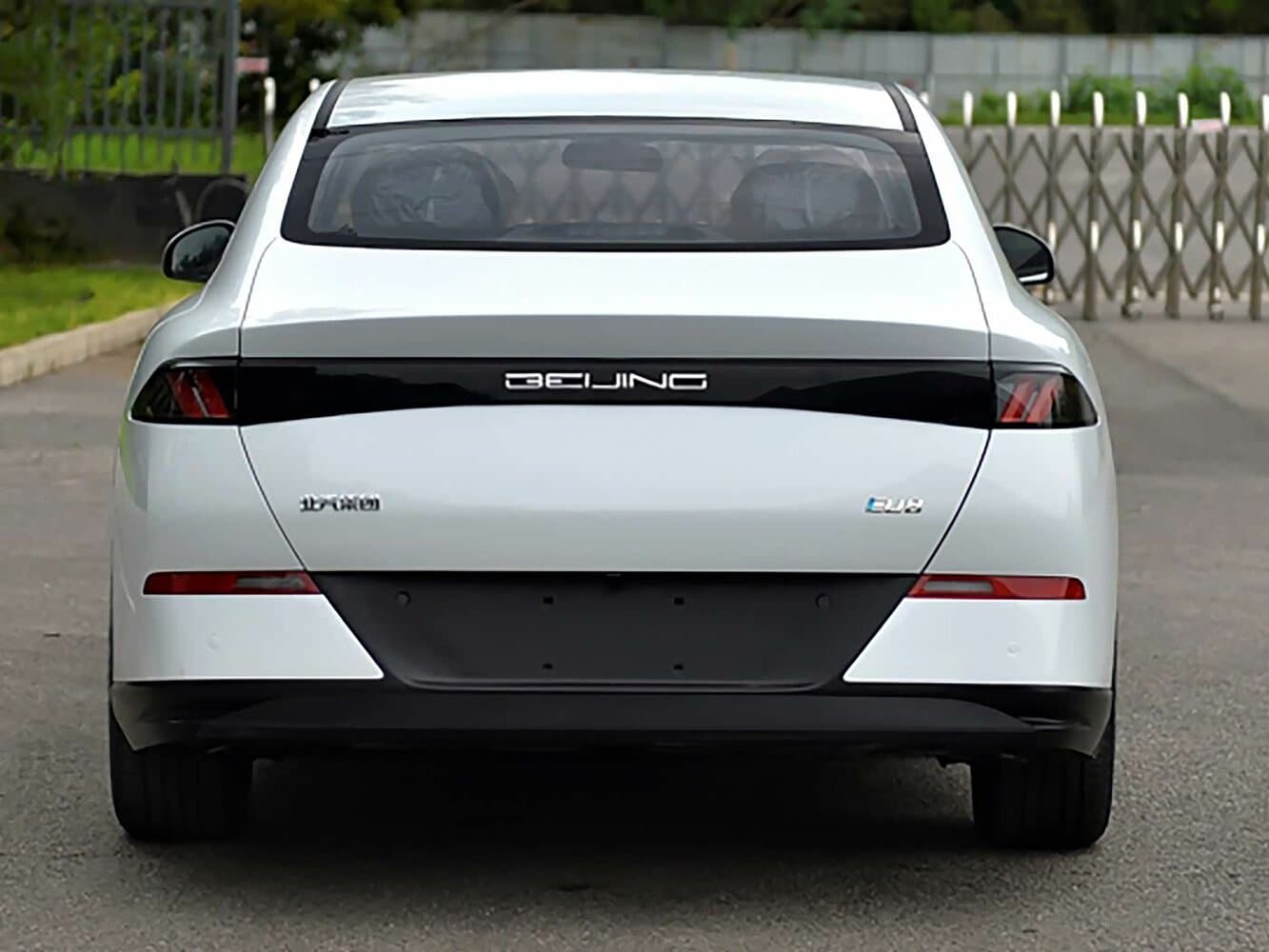 BAIC EU8