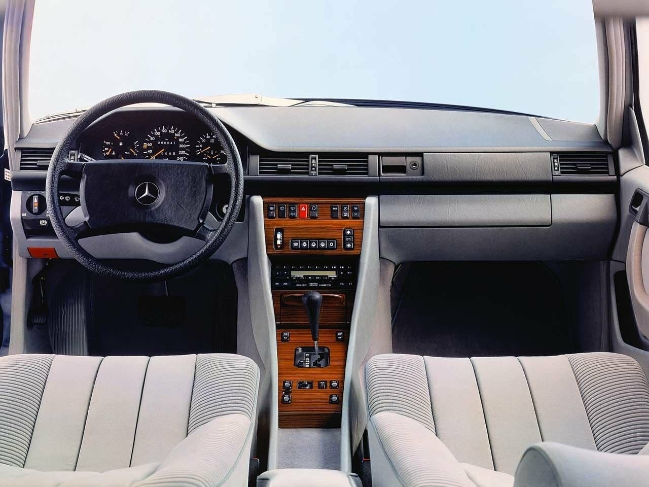 Mercedes-Benz W124