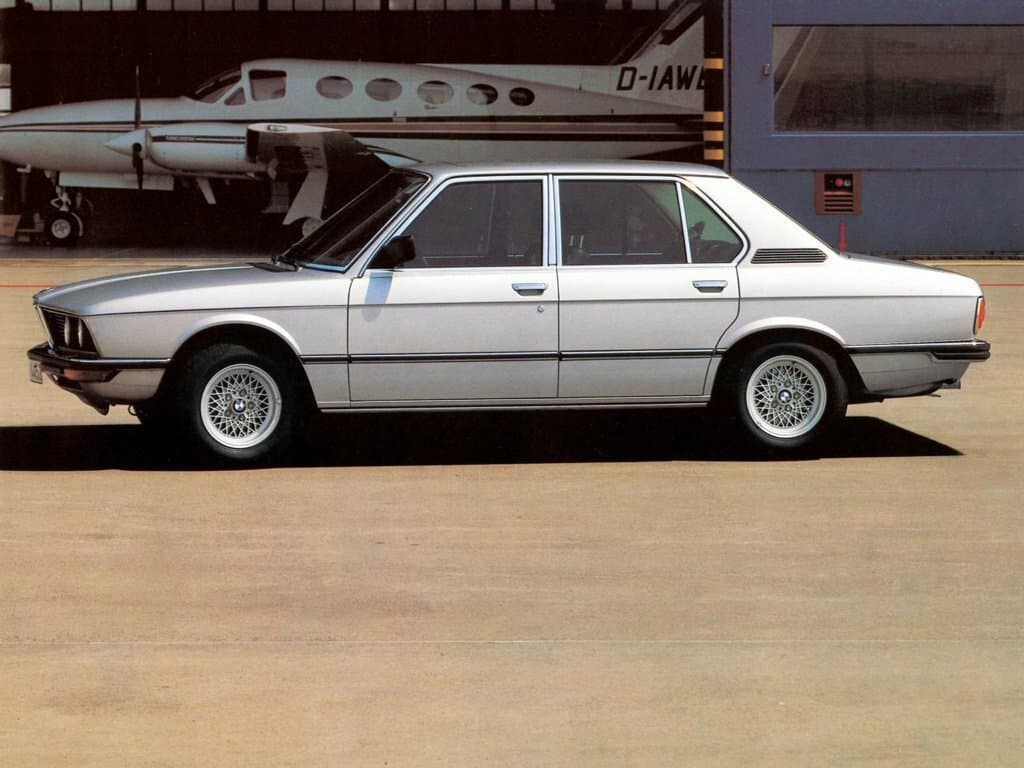 BMW 5 series I (E12) Седан, фото 2