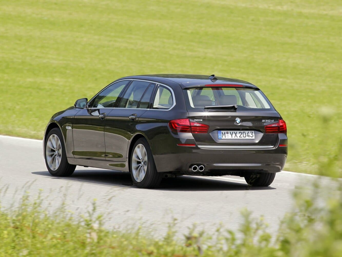 BMW 5 series VI (F10/F11/F07) Рестайлинг Универсал 5 дв., фото 5