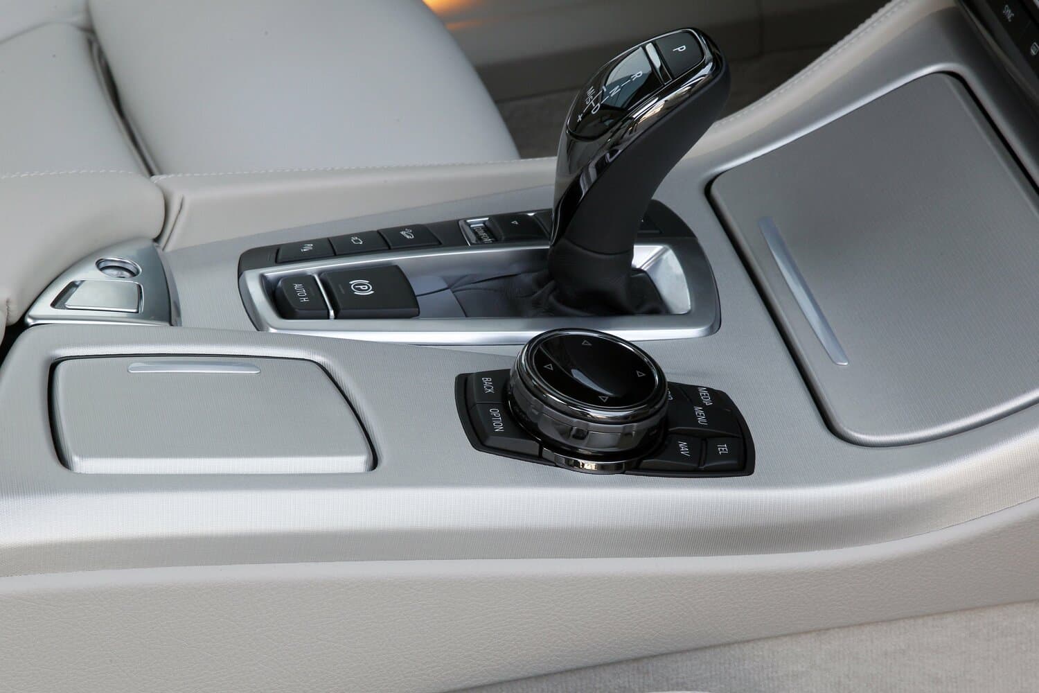 BMW 5 series VI (F10/F11/F07) Рестайлинг Универсал 5 дв., фото 12