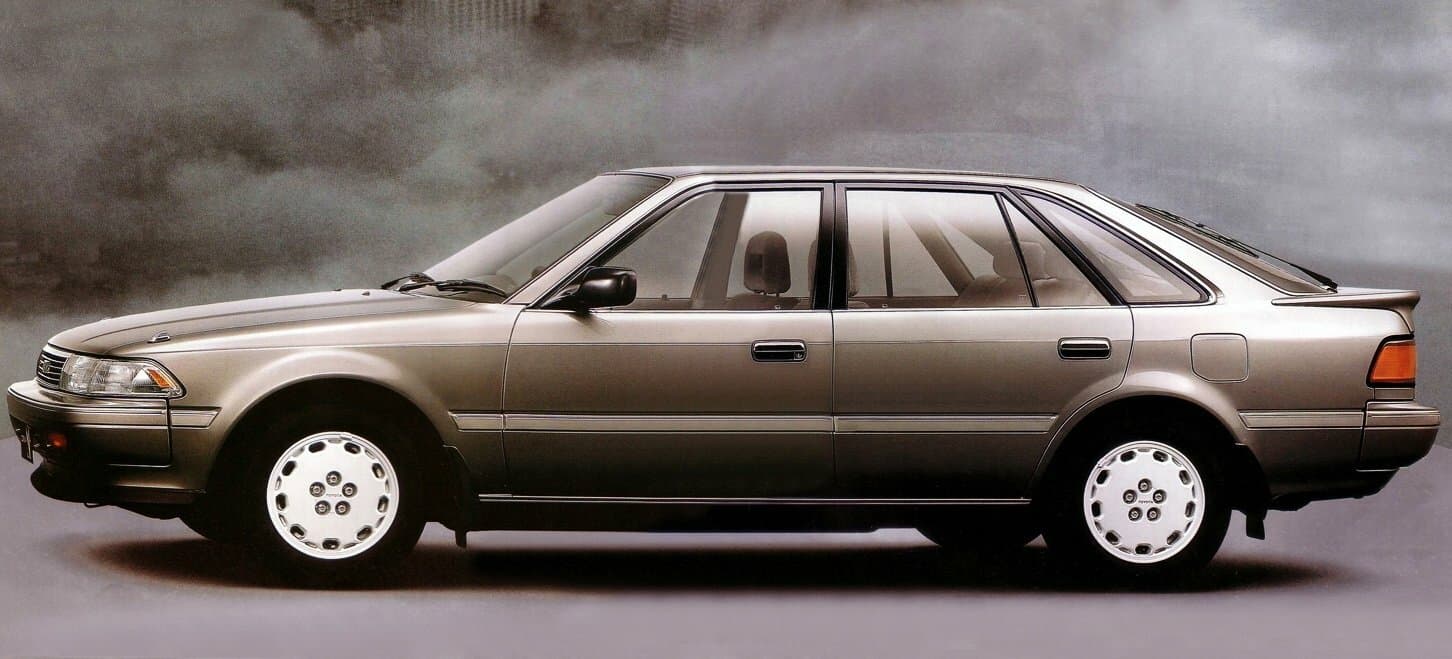 Toyota Corona VIII (T170) Лифтбек, фото 2