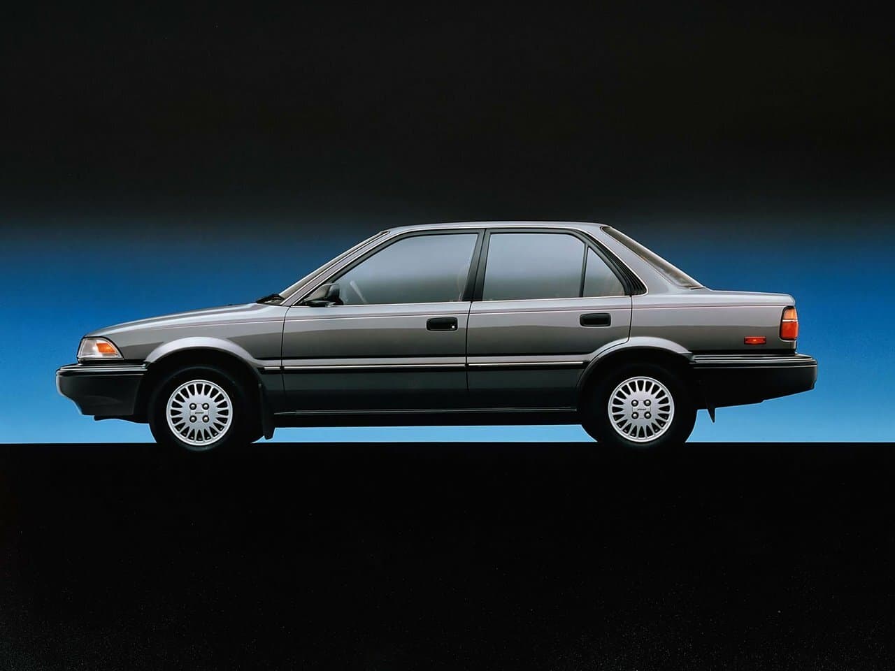 Toyota Corolla VI (E90) Седан, фото 2
