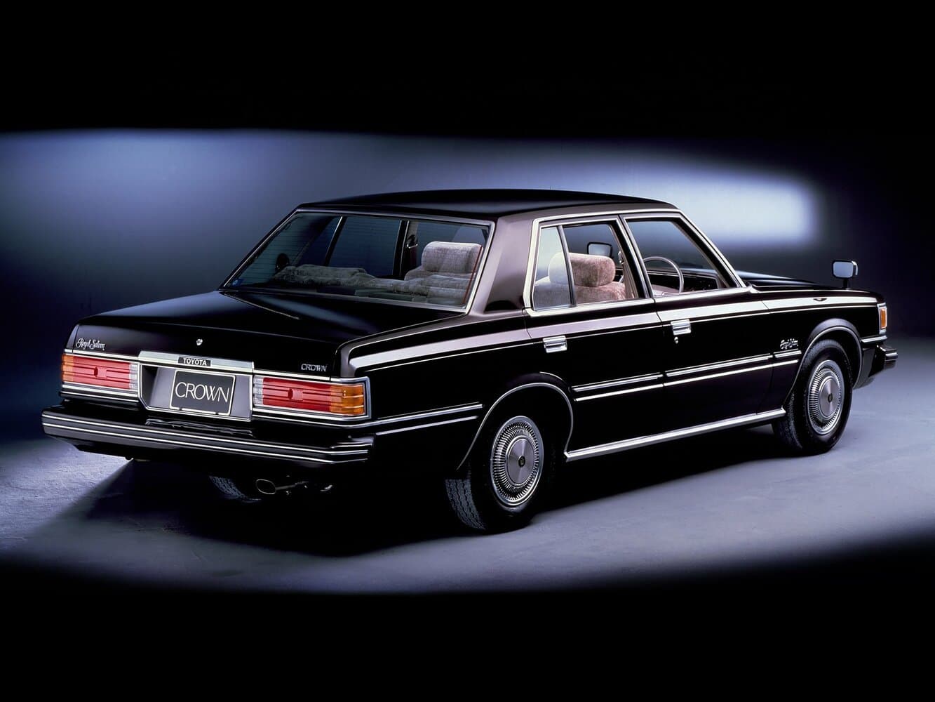 Toyota Crown VI (S110) Седан, фото 2
