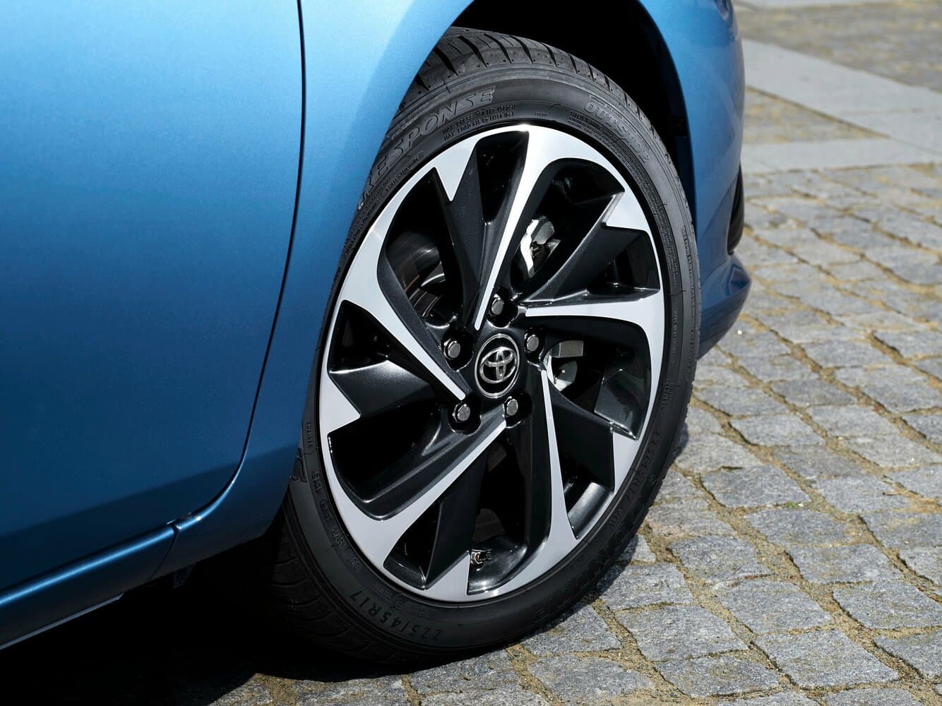Toyota Auris II Рестайлинг Хэтчбек 5 дв., фото 16