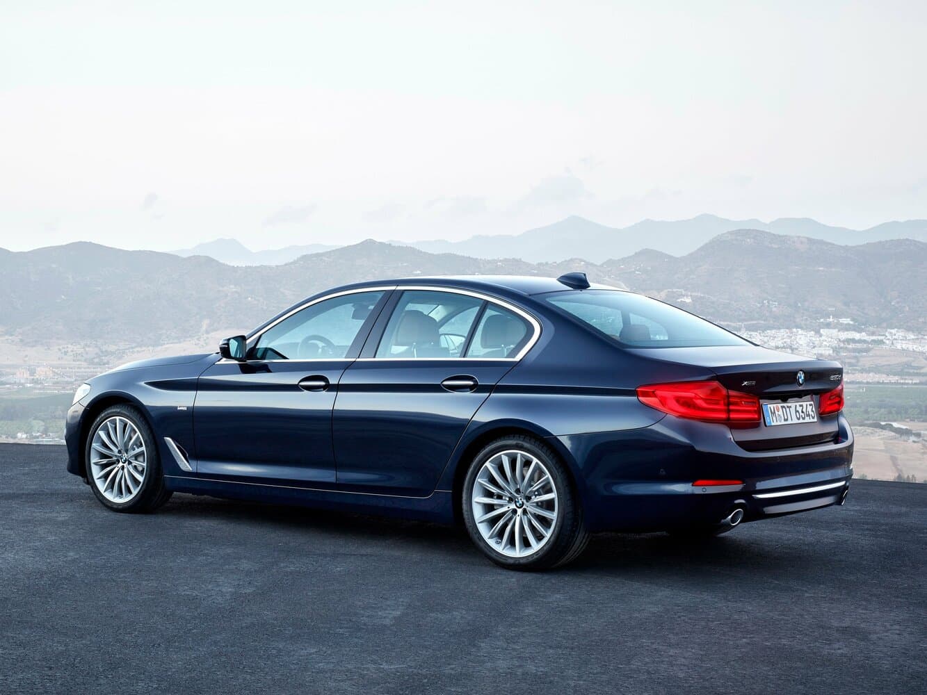 BMW 5 series VII (G30/G31) Седан, фото 5