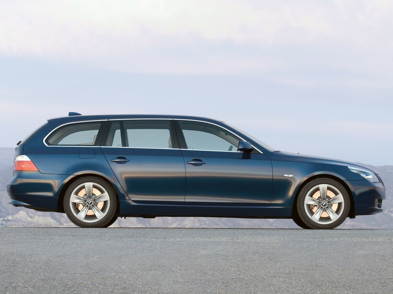 BMW 5 series V (E60/E61) Рестайлинг Универсал 5 дв., фото 2