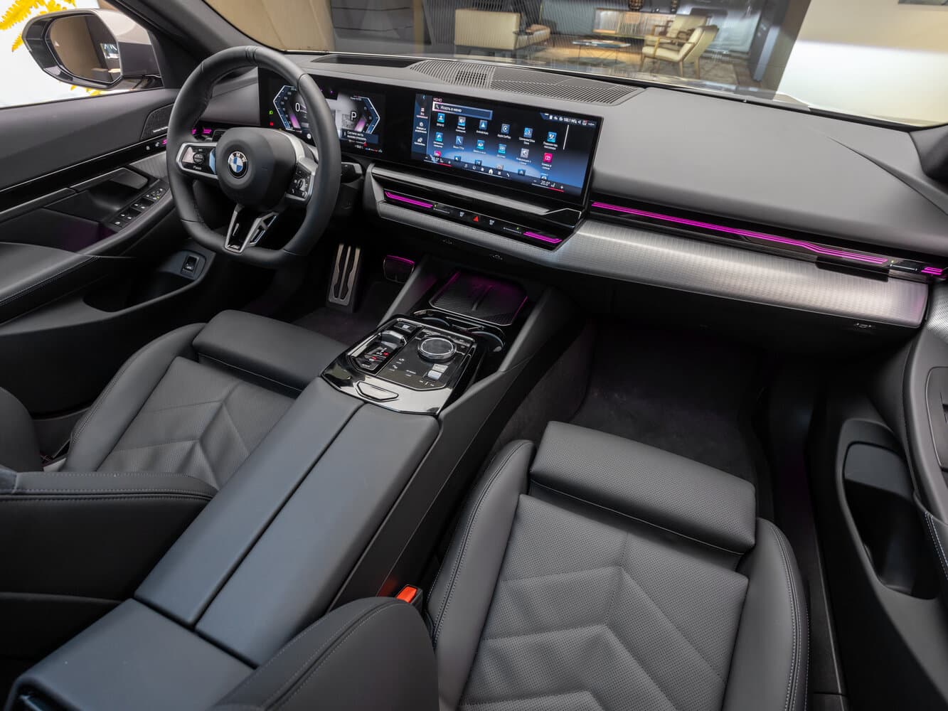 BMW 5 series VIII (G60/G61/G68) Седан, фото 20