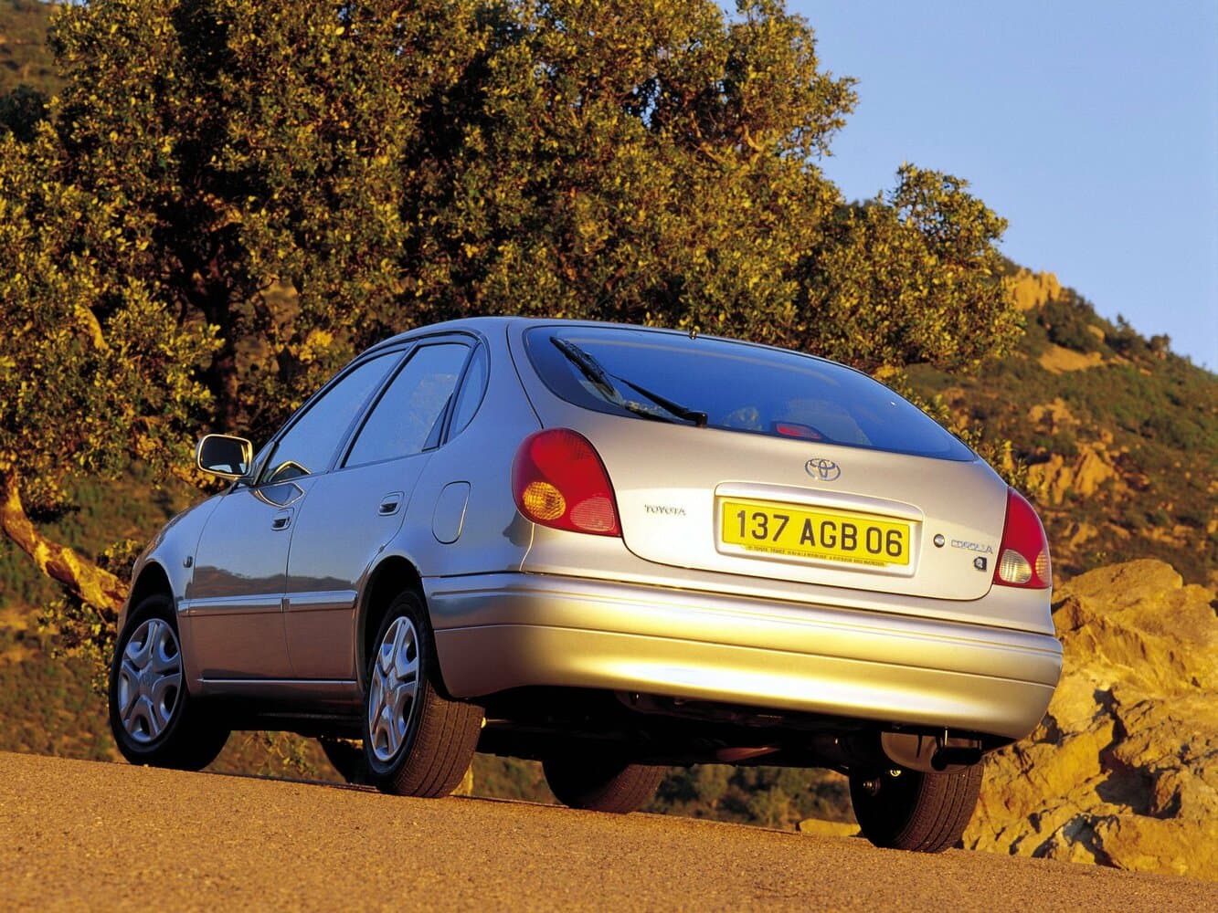 Toyota Corolla VIII (E110) Рестайлинг Лифтбек, фото 2
