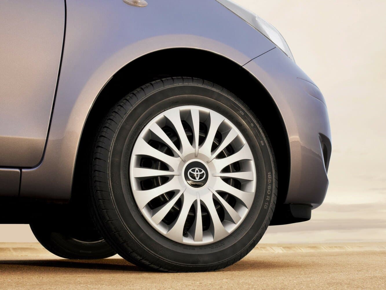 Toyota Yaris II Рестайлинг Хэтчбек 3 дв., фото 17